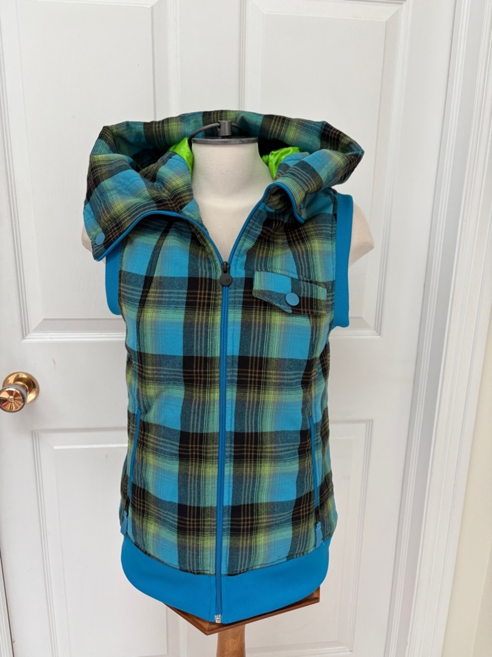 Burton Blue Plaid Hooded Vest ladies medium